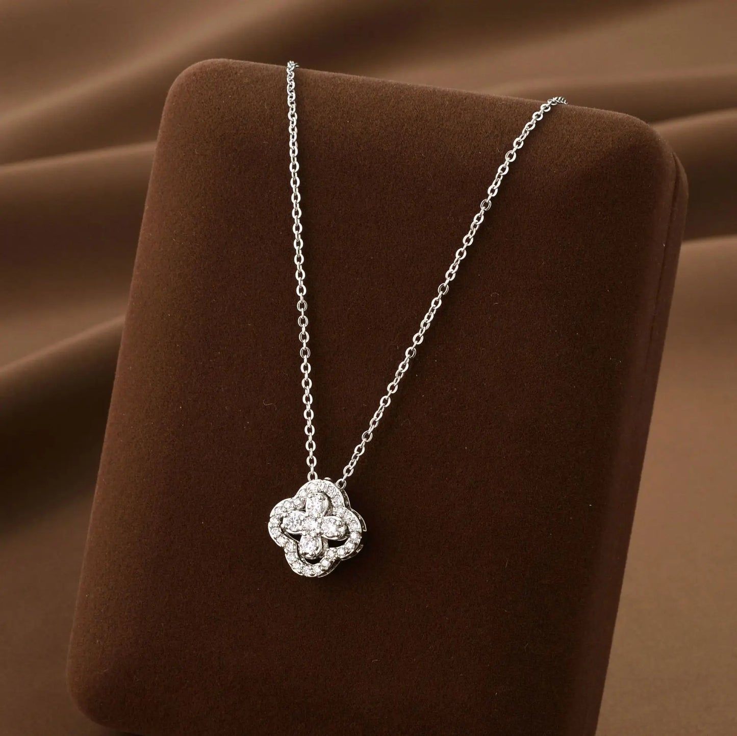 ZAKOL Lucky Four-leaf Clover CZ Necklace For Women's Dynamic Fashion Birthday Gift Clavicle Chain Versatile Fashion Accessories