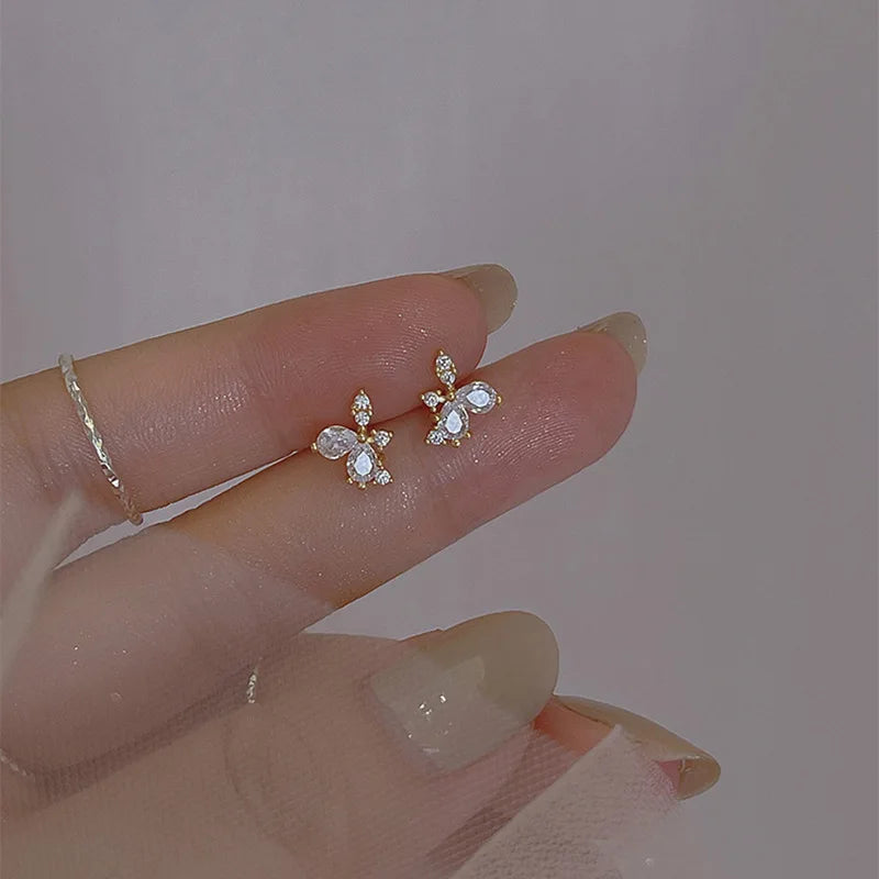Tibetan Silver Korea Exquisite Curved Shiny Zircon Wheat Stud Earrings for Women Sweet Romantic Wedding Pendiente Plata Jewelry