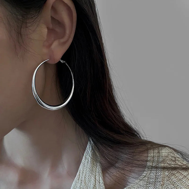 Fashion Exaggerated Big Circle Hoop Earrings for Women Statement Jewelry Smooth Circle Earrings Femme Boucles d'oreilles
