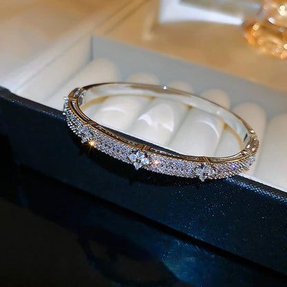 Four Leaf Flower Inlaid Zircon Bracelet